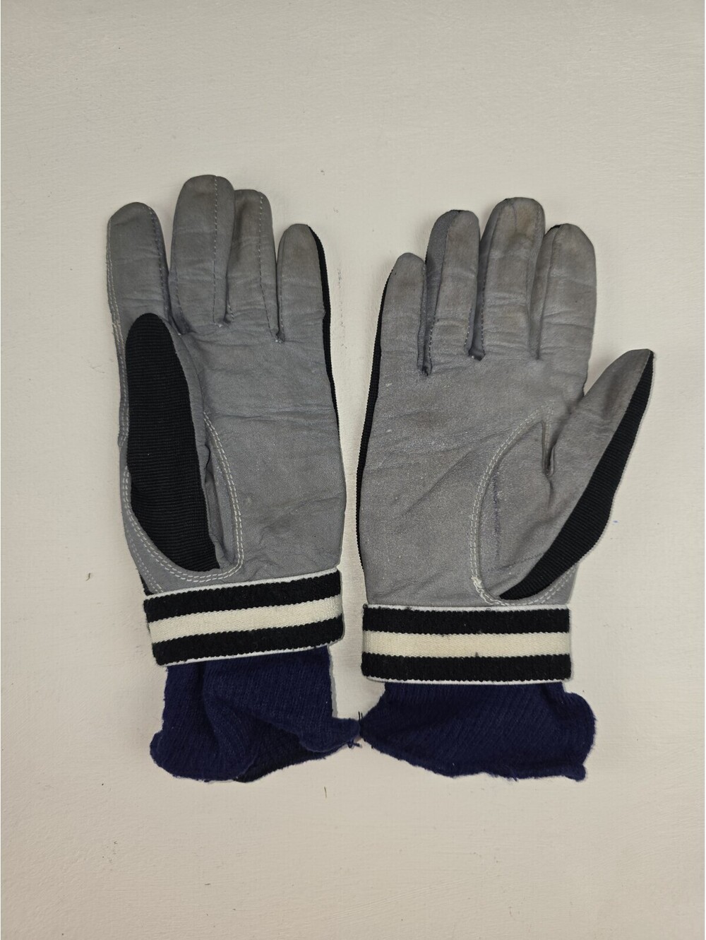 2 Pair Vintage Used Neumann Men's Large Receiver Football Gloves Cowhide - Picture 4 of 8